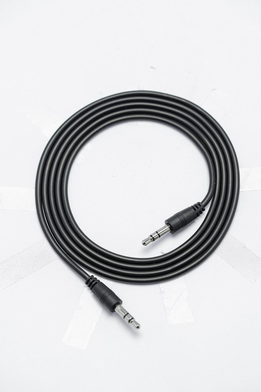 dbE MM50 Aux Cable 1.2 Meter